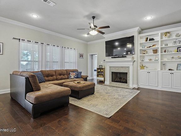 4th image of 2021 Pelican Cir