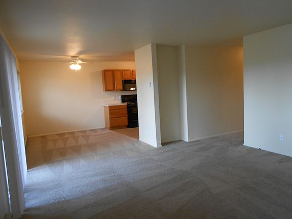 5th image of 15 SE Roosevelt Ave APT 7