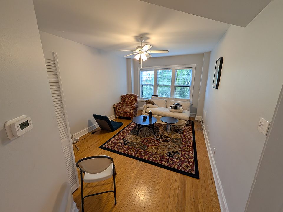1st image of 1616 W Cornelia Ave #3