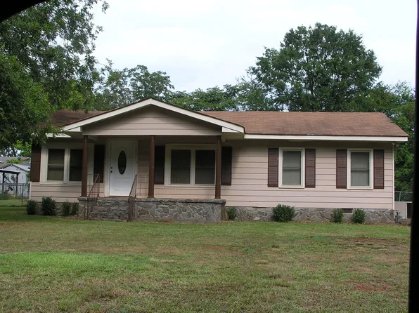 124 2nd Ave, Griffin, GA 30223