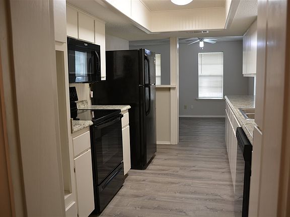 2nd image of 1013 N Waters Edge