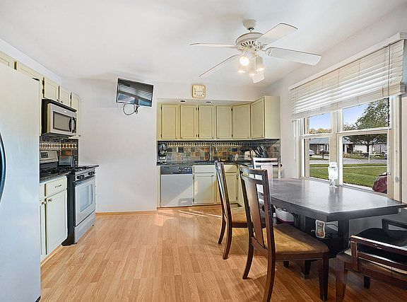 4th image of 10924 Circle Dr