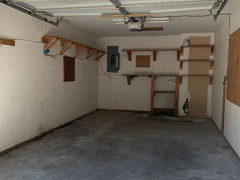 2133 Yaupon Dr — Photo 11