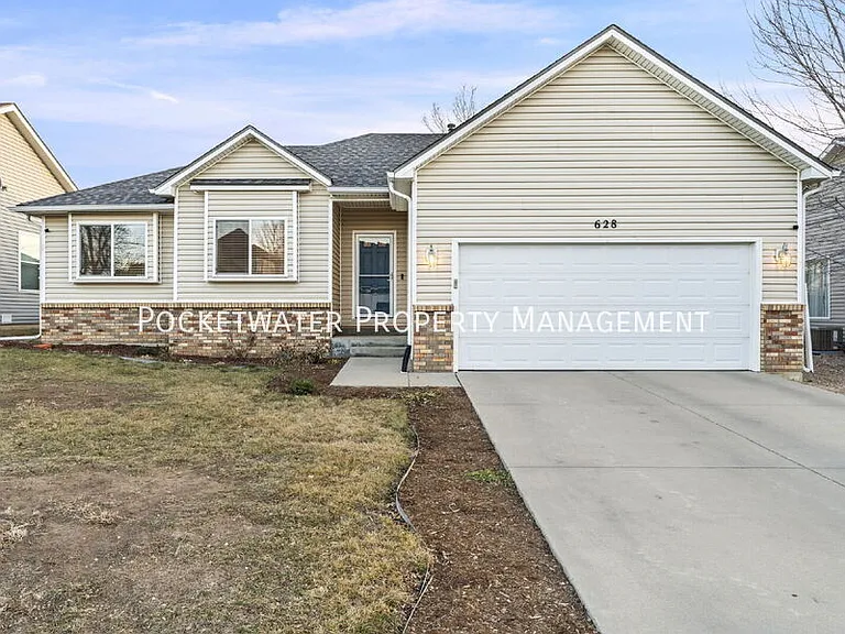 628 Sumac St — Photo 1