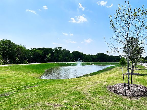 5th image of 226 Stonehollow Way
