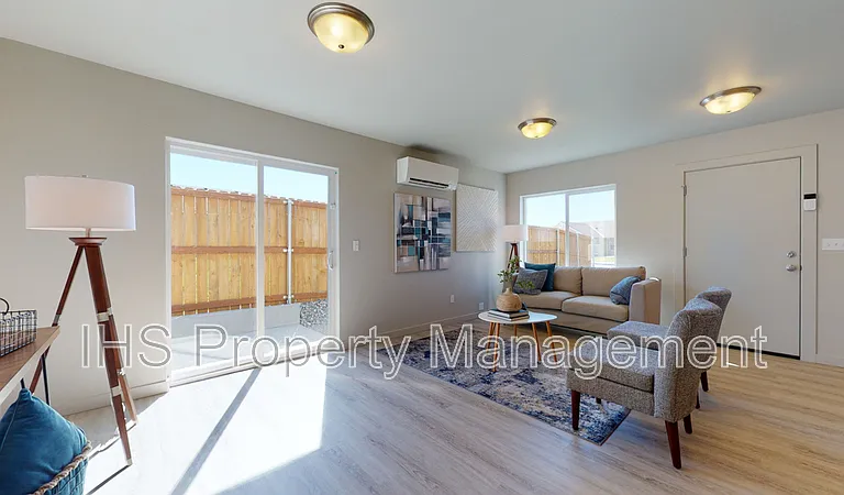 2513 E Helena St #A — Photo 16