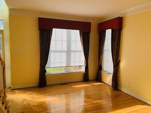 3rd image of 5600 Summer Creek Way