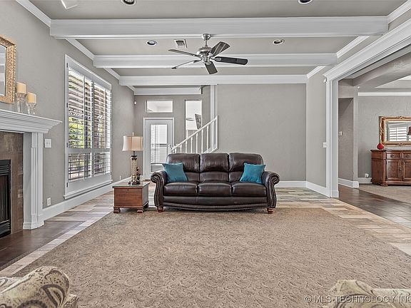 5th image of 1006 S Rockford Rd