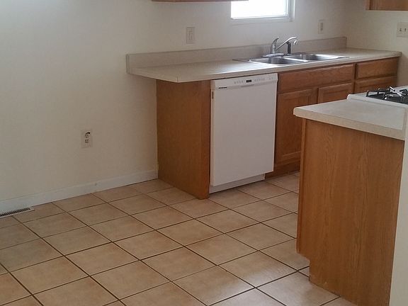 2nd image of 920 East Dr