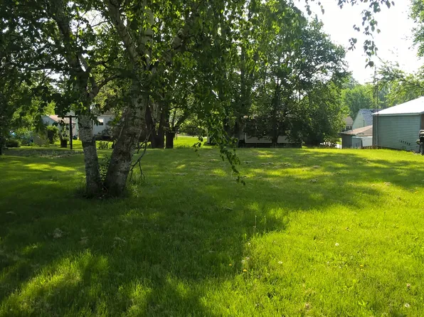 310 S Robinson St, Sheridan, IL 60551