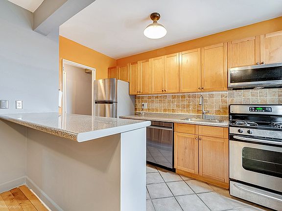 4th image of 3960 52nd St APT 6B