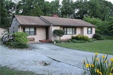 1st image of 659 Lakeshore Dr