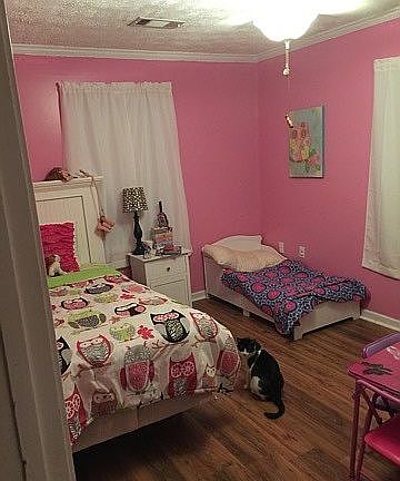 5th image of 913 S Roberts St