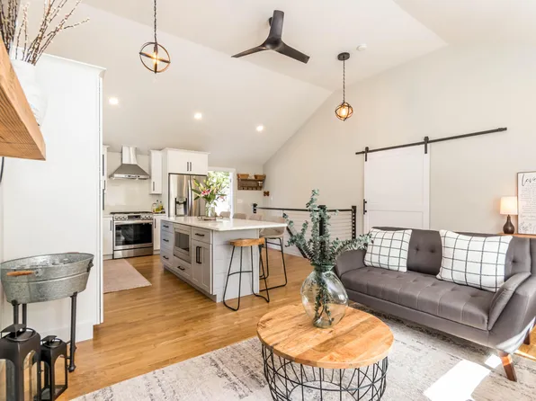 9 Grouse Lane, West Hyannisport, MA 02672