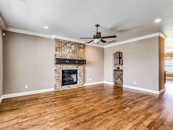 5th image of 9409 NW 91st St