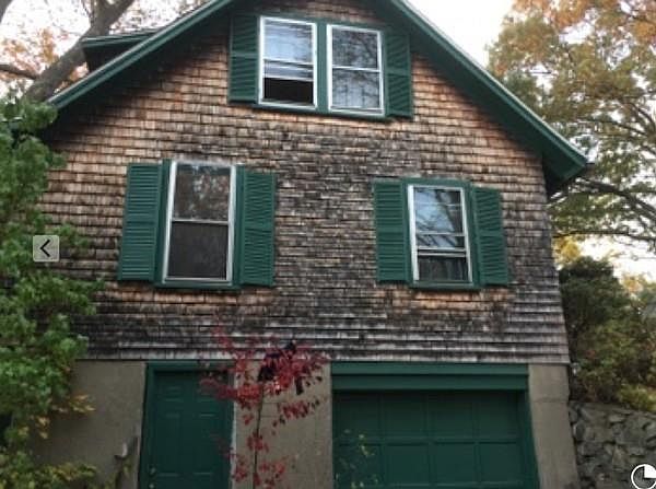 2nd image of 6 Howe St