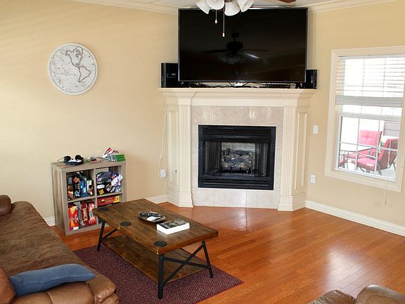 2nd image of 564 N Tennyson Ln