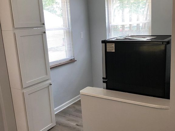 5th image of 516 Main St APT B