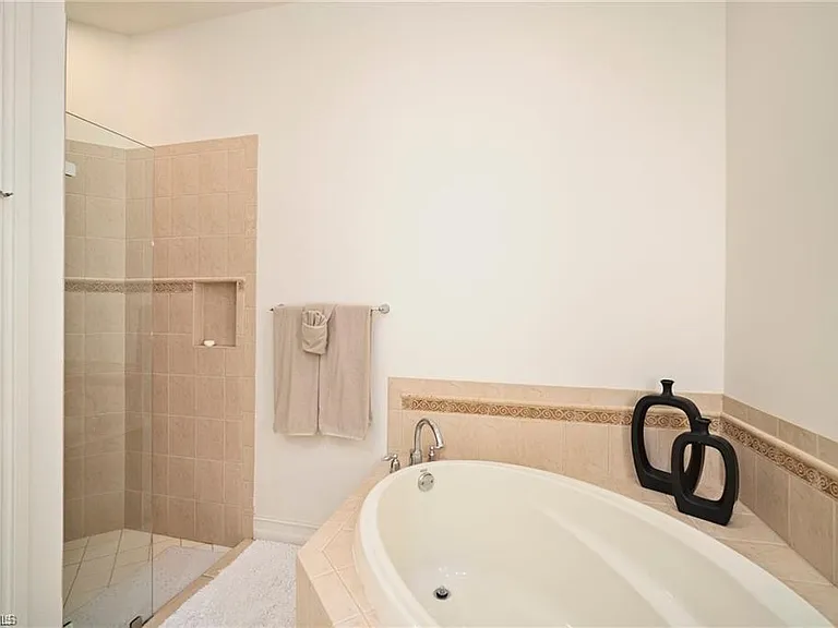 8519 Chase Preserve Dr — Photo 15