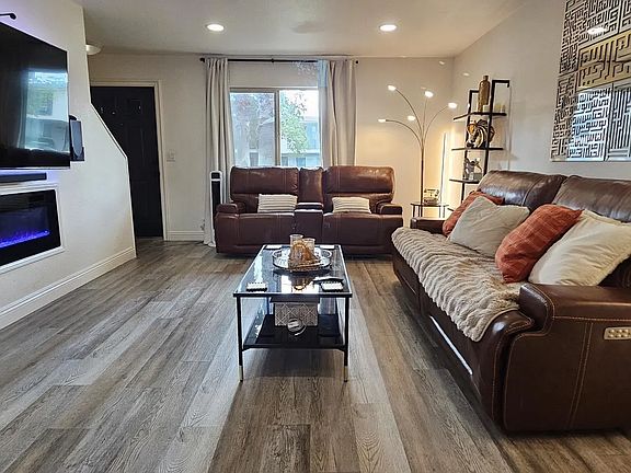 4th image of 1045 Peach Ave Unit 51