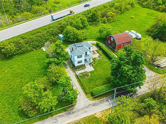 4th image of 83 Webster Rd