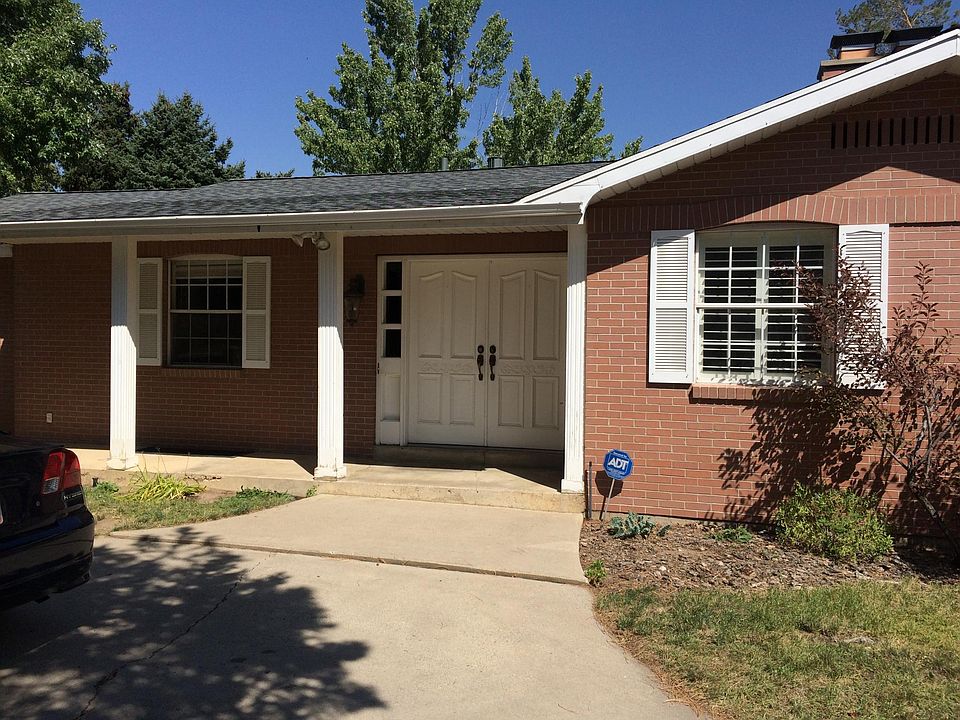 1st image of 3225 E Alta Hills Dr