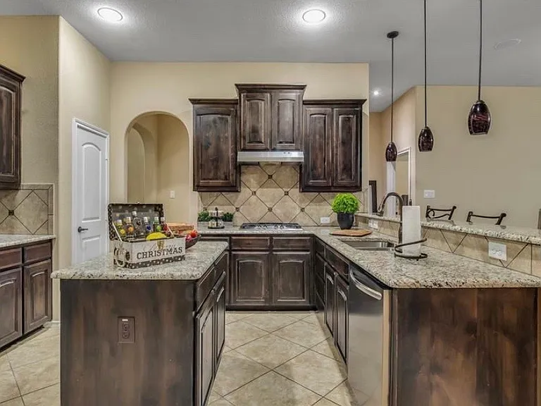 1410 Majestic Meadows Dr — Photo 14