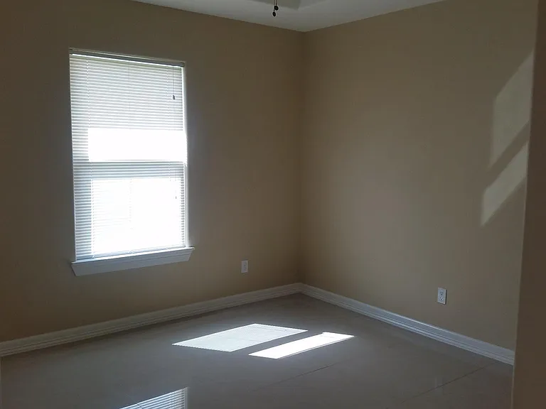 1425 White Oak Dr W — Photo 14