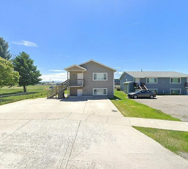 S Circle Dr — Photo 8