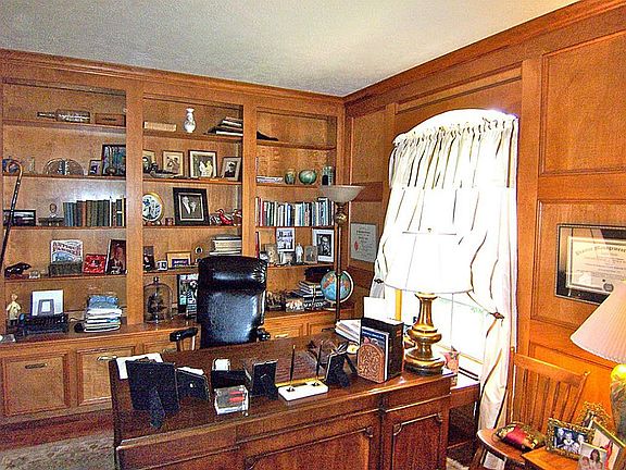 5th image of 303 Melodywood Dr