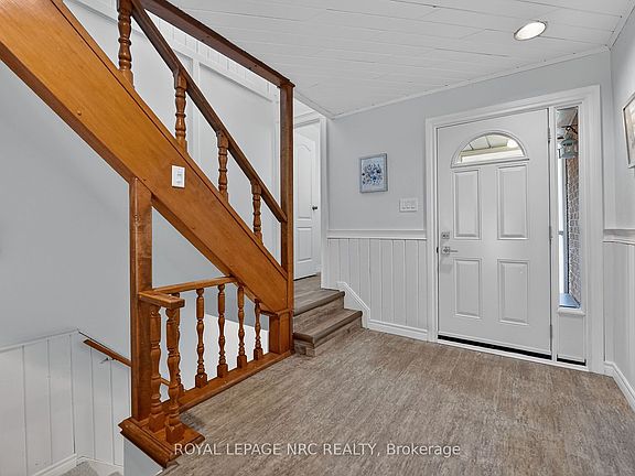 5th image of 453 Woodview Rd #4