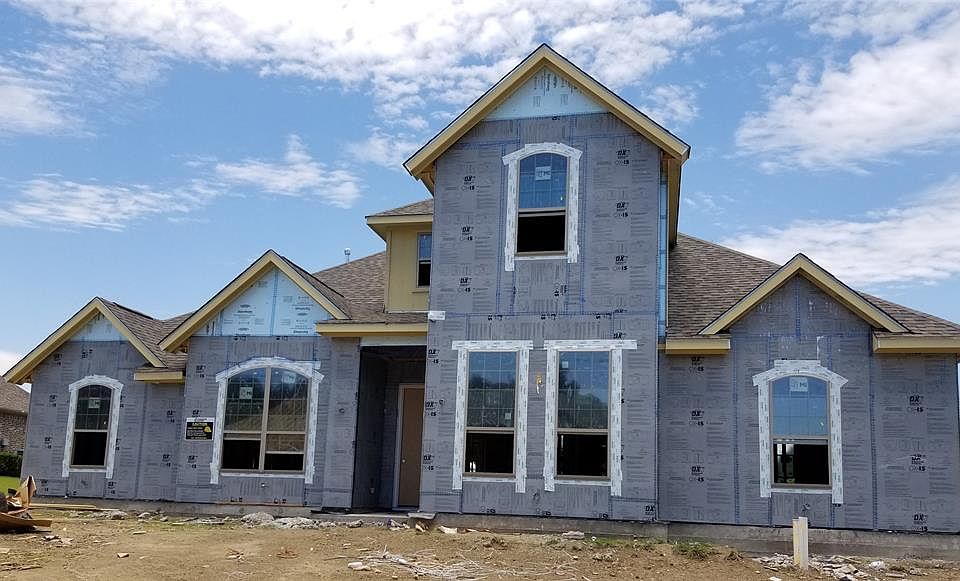 1st image of 735 Fairfax Ln
