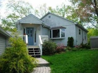 20 Totem Pole Trl, Smithfield, RI 02917