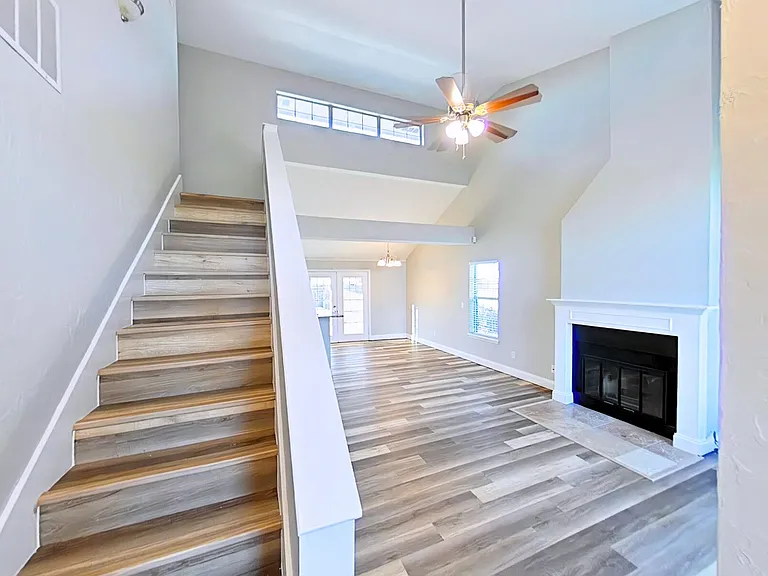 4001 SW Rolling Hills Dr — Photo 2