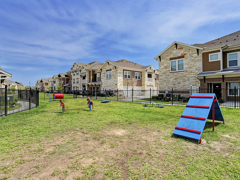 ParkLane Cypress — Photo 19