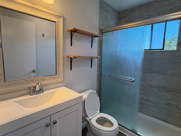 1829 Kinsley St — Photo 25