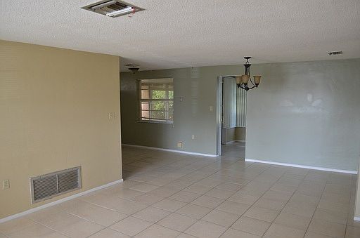 2nd image of 1301 Yale Dr