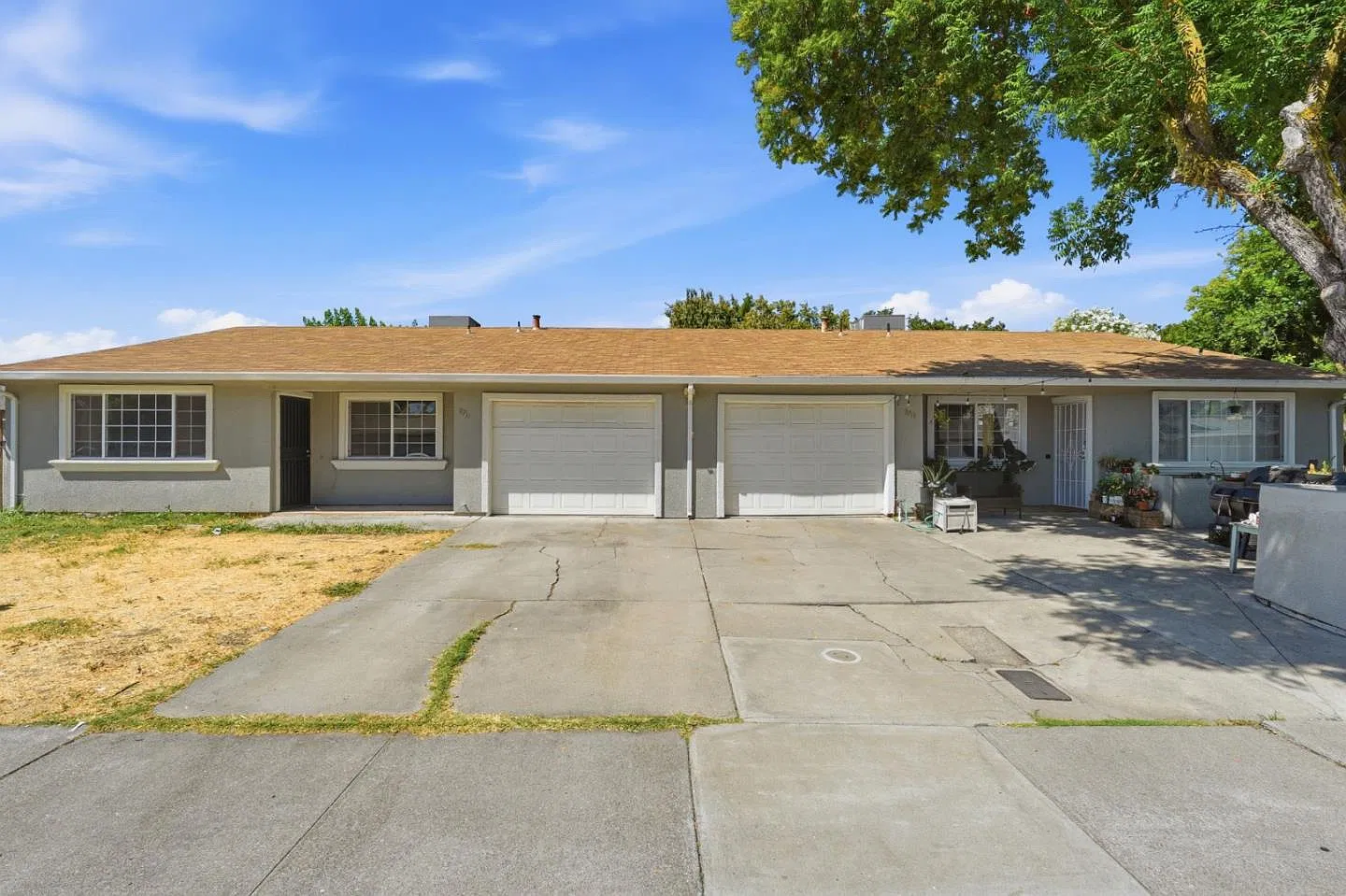 3 bed, 1100 sqft, $2,320 — Photo 1