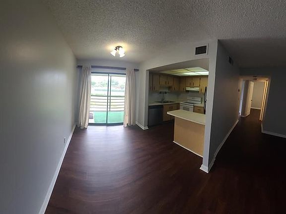 5th image of 4486 Oak Terrace Dr