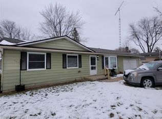 1734 Westbrooke Dr, Lapeer, MI