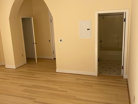 5th image of 210 S 1st St #401