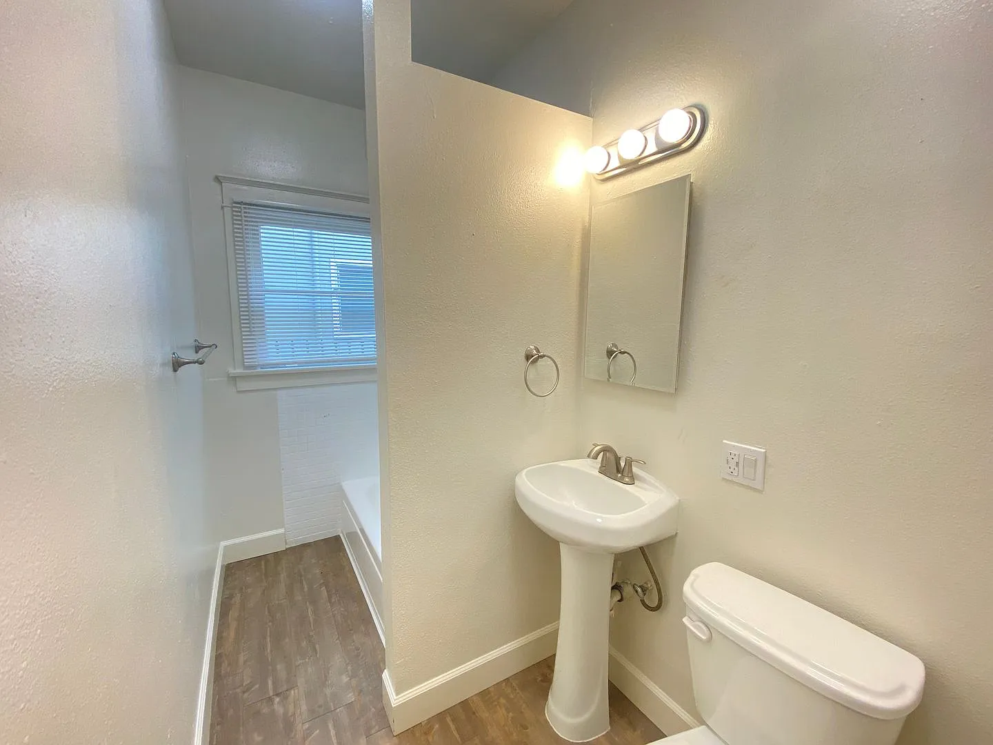 1010 E 2nd St. in Long Beach — Photo 4