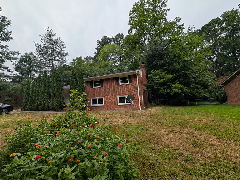 514 Morreene Rd — Photo 23