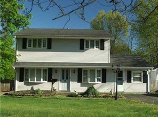 14 Starling Rd, Kendall Park, NJ 08824