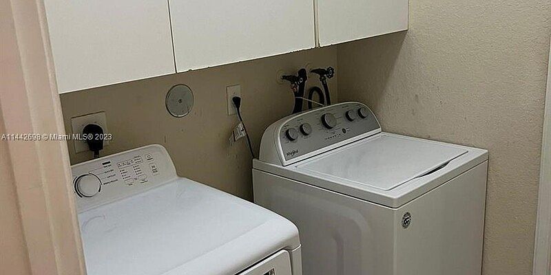 1st image of 701 Tulip Cir