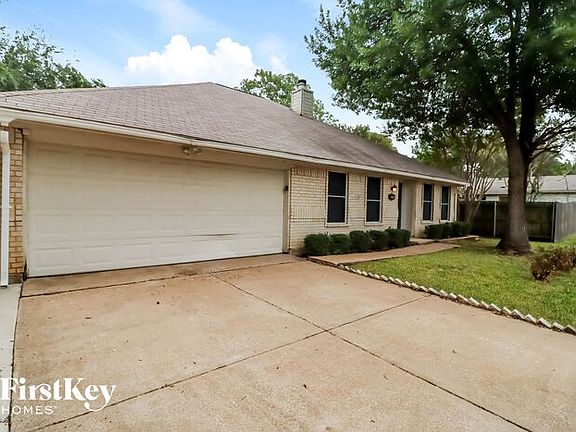 2nd image of 3717 Biscay Dr