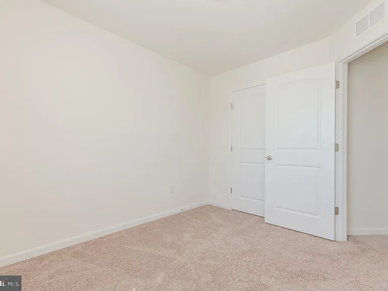 172 Drexel Ct — Photo 47