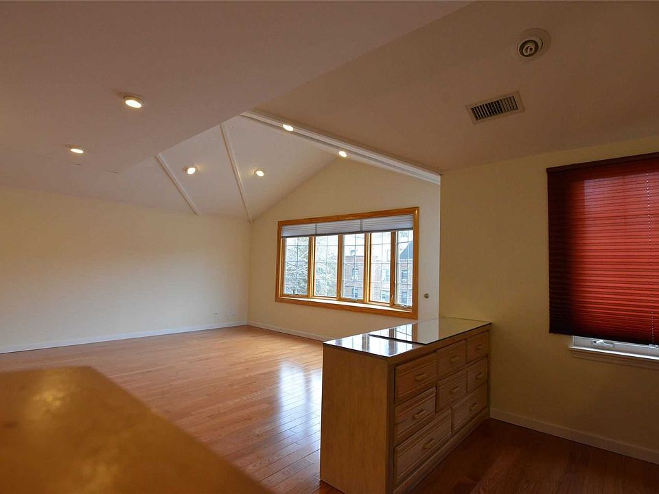 1st image of 41-16 Little Neck Pkwy #2