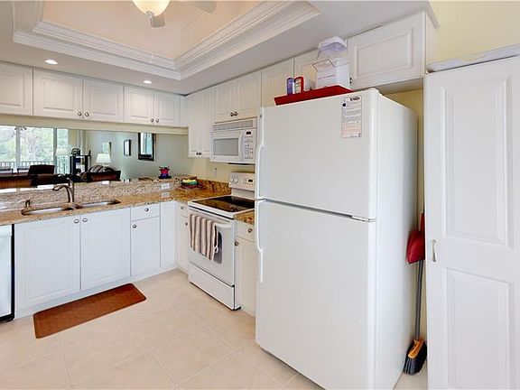 4th image of 4040 Durango Ct Unit 305