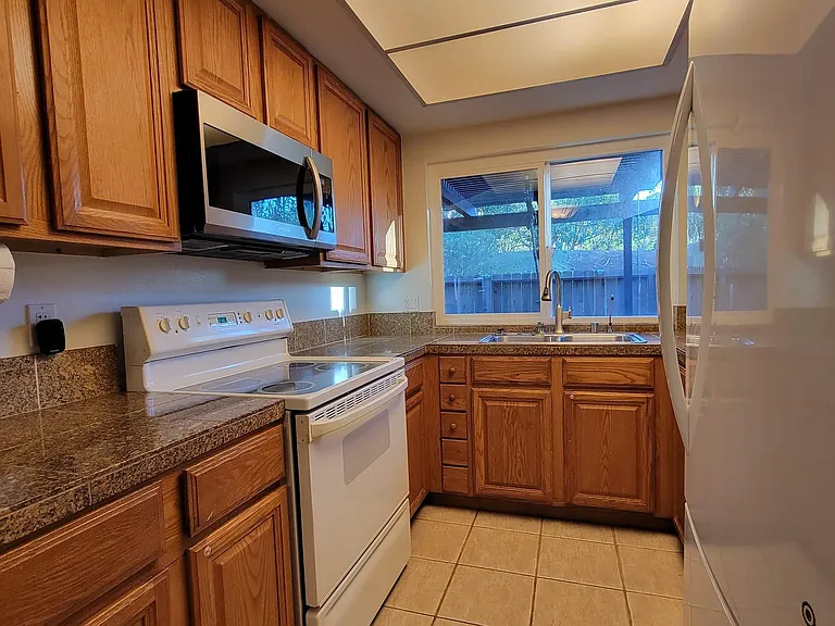 9505 Easter Way #8 — Photo 10